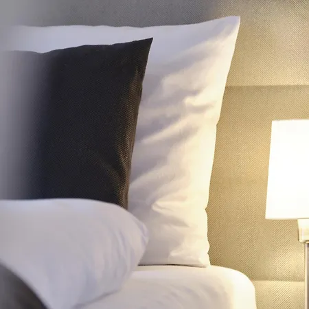 Reetland Am - Luxus Reetdachvilla Mit 3 Schlafzimmern, Sauna Und Kamin G05 * Dranske