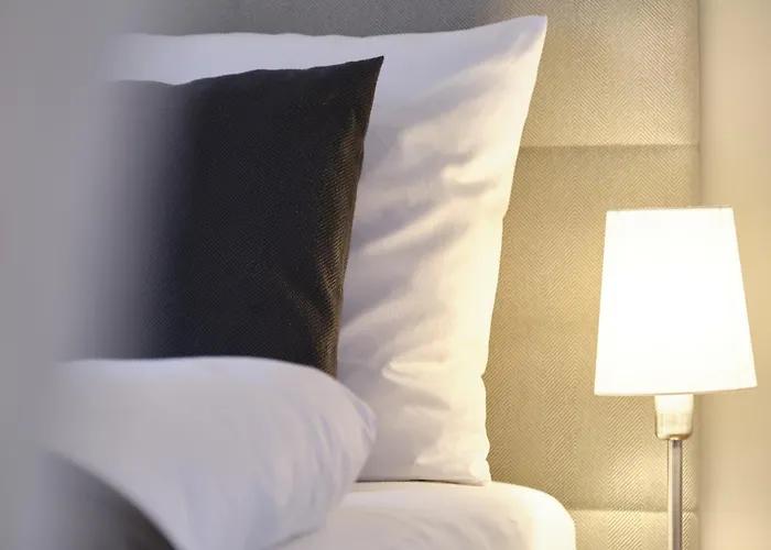 Reetland Am - Luxus Reetdachvilla Mit 3 Schlafzimmern, Sauna Und Kamin G05 * Dranske